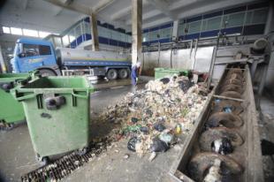 武漢環保新舉措 首批餐廚垃圾場年底投用，融合人工造浪設備提升處理效率